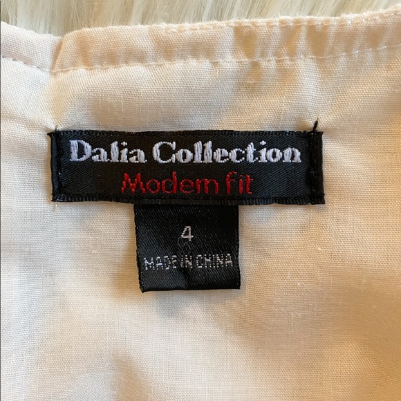 DALIA COLLECTION Lace Peplum Top - Picture 2 of 3